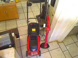 Lawnstar Lawn Mower (1000w) + Weed Eater Kit (Collection Only !!!!!)