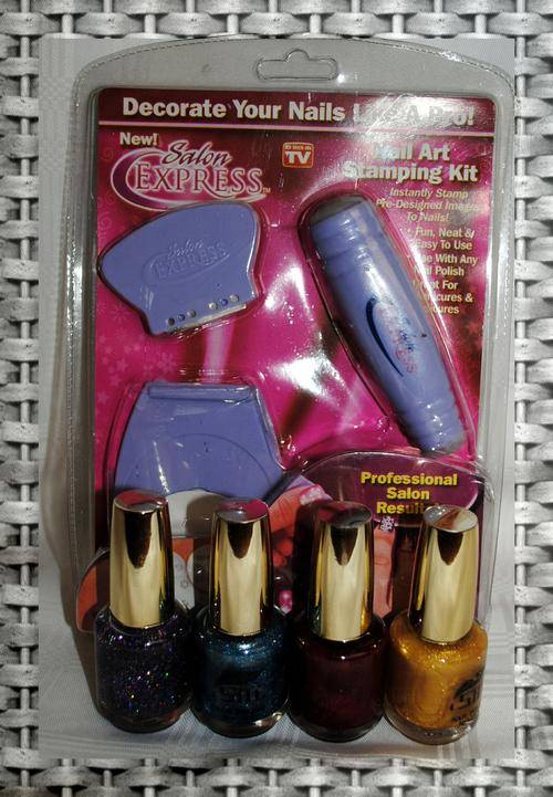 SALON EXPRESS PLUS FOUR BOTTLES OF NAIL POLISH