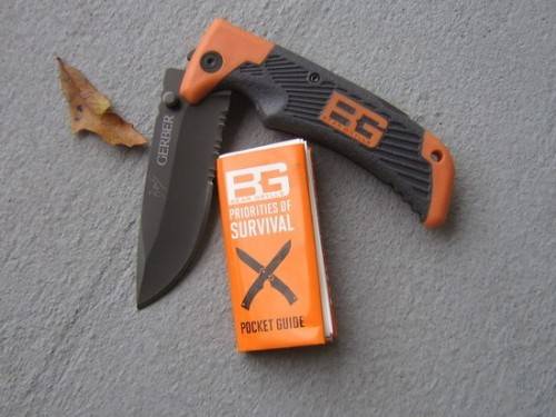 **GENUINE BEAR GRYLLS GERBER KNIFE** LIFETIME WARRANTY