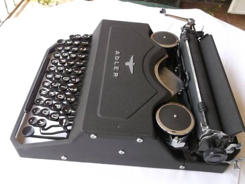 (Typewriter) ADLER tikmasjien, versamelstuk in puik toestand.