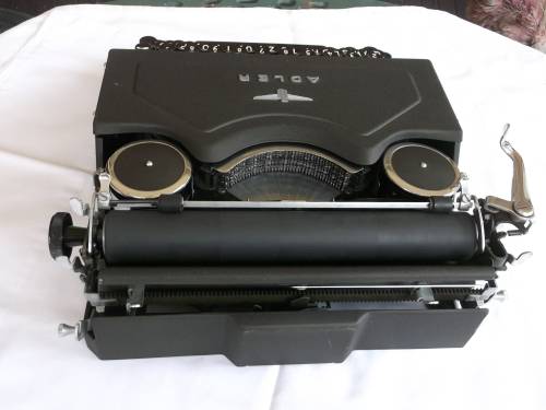 (Typewriter) ADLER tikmasjien, versamelstuk in puik toestand.