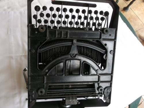 (Typewriter) ADLER tikmasjien, versamelstuk in puik toestand.