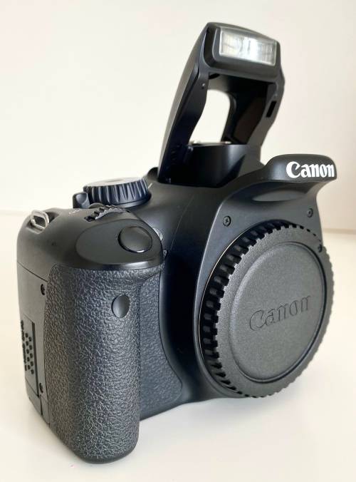 Canon EOS 550D + Canon EF-S 18-55mm lens