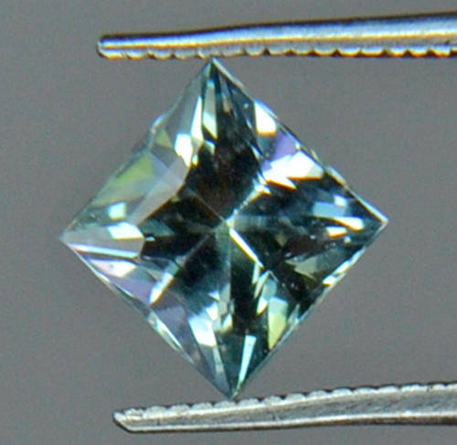 0.74CT TANZANITE LIGHT GREEN VIOLET, SQUARE CUT, 5.1(L)x5.1(W)x3.5(D)mm, TANZANIAN GEM, IF
