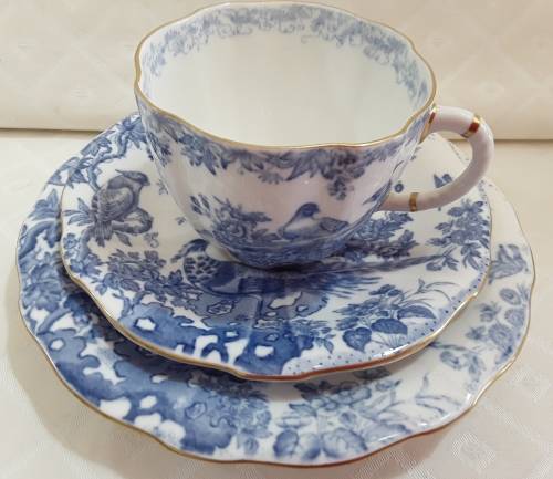Royal Crown Derby - Trio