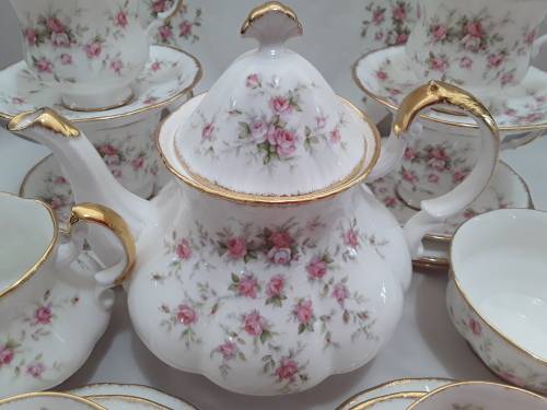 Paragon  -  Victoriana Rose  -  Tea - 4 - Two