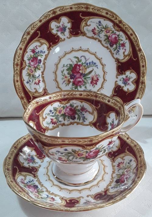 Royal Albert  -  Lady Hamilton  -  Trio