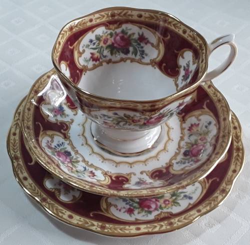 Royal Albert  -  Lady Hamilton  -  Trio