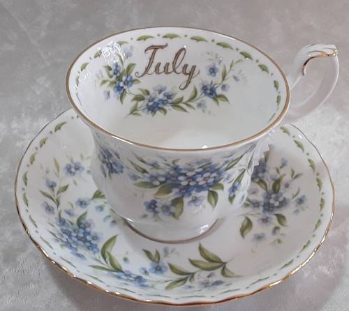 Royal Albert  -  Flower of the month  -  July Duo
