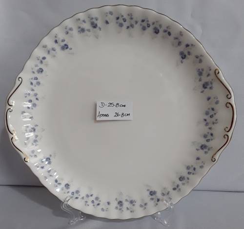 Royal  Albert   -  MEMORY LANE  -  CAKE  PLATE
