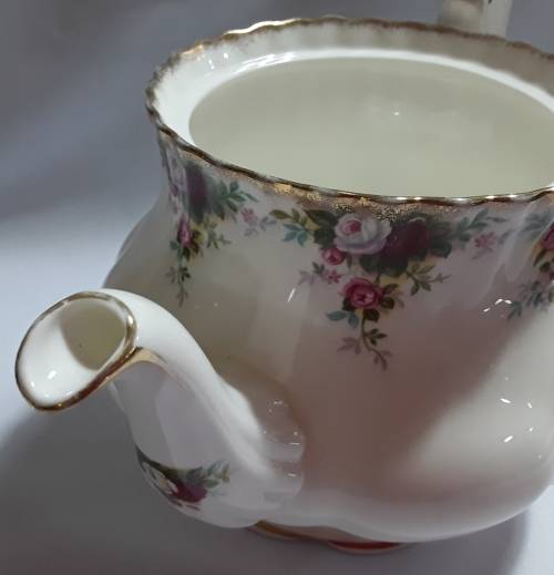 Royal Albert  ``Celebration``  Tea Pot
