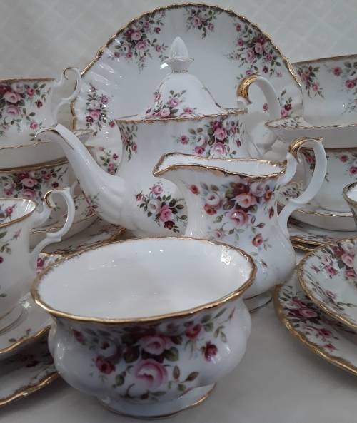 Royal    Albert     ``COTTAGE  GARDEN``   23pc  Tea  Set