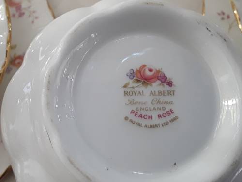 Royal    Albert     ``COTTAGE  GARDEN``   23pc  Tea  Set