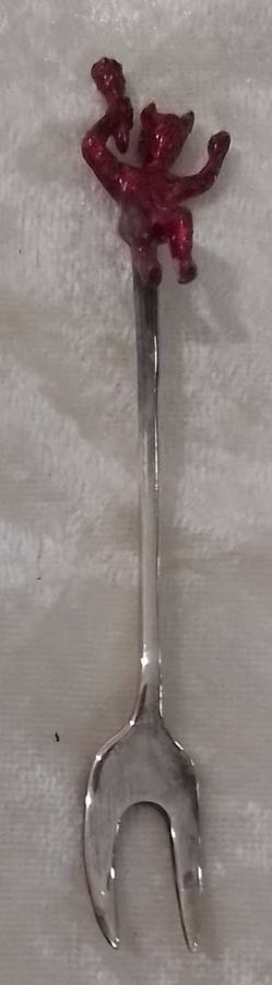 Birmingham  1926   -   Cased  Set  of   Devil  Cocktail  Forks