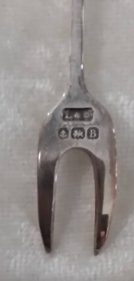 Birmingham  1926   -   Cased  Set  of   Devil  Cocktail  Forks