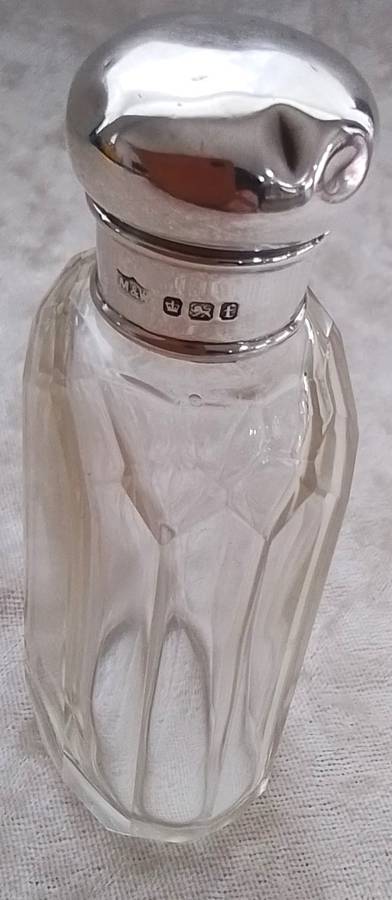 Sheffield  1898  Silver  Top  Facet  Cut Bottle