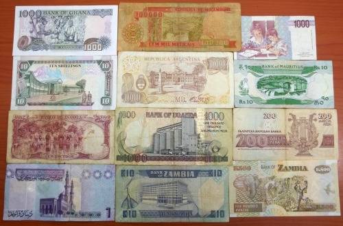 *CRAZY R1 START* Lot of 12 international bank notes - bid per note