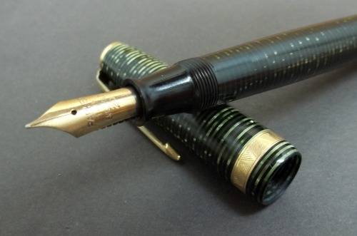 *CRAZY R1 START* 1940's PARKER Vacumatic fountain pen with 14ct nib