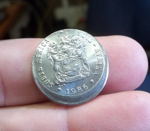*CRAZY R1 START* SA 10 Cents 1986 - MISSTRIKE ERROR COIN