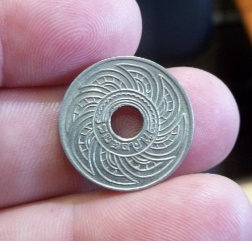*CRAZY R1 START* Thailand 10 Satang 1935 - Nice condition