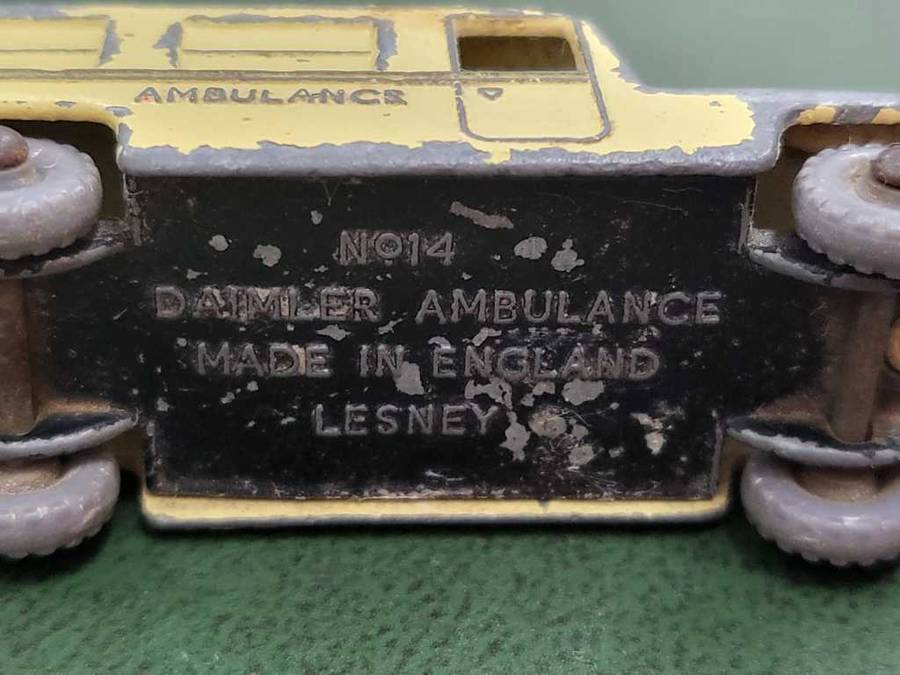 *R1 Auction* Lesney no 14 Daimler Ambulance 1958