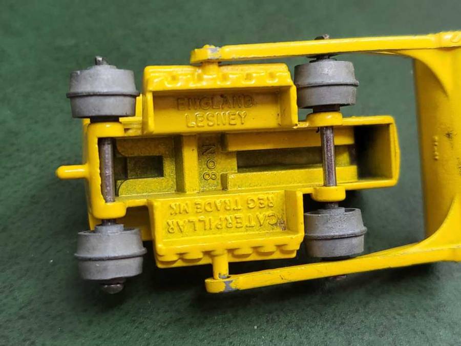 *R1 Auction* Lesney no 4 Sand and Gravel Supplies Truck &no 8 Caterpillar  Tractor