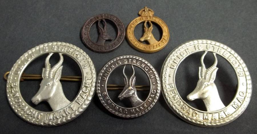 **R1 Auction** SA Eendracht Maakt Maght-Eendrag Maak Mag Badges from 1961-Ax2, B, C & D