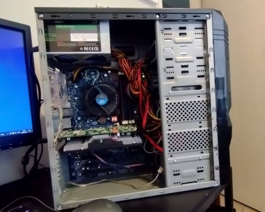 Gaming/Office PC (i3 540, 4GB DDR3, 9800 1GB, 500 GB HDD, 450 Watt Raidmax PSU)