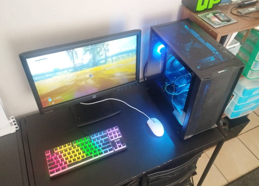 Ryzen 7 3700X, 1660 TI 6GB, 16GB DDR4 3200, 256 NVME SSD, 512 SSD, 2TB HDD, +Extras