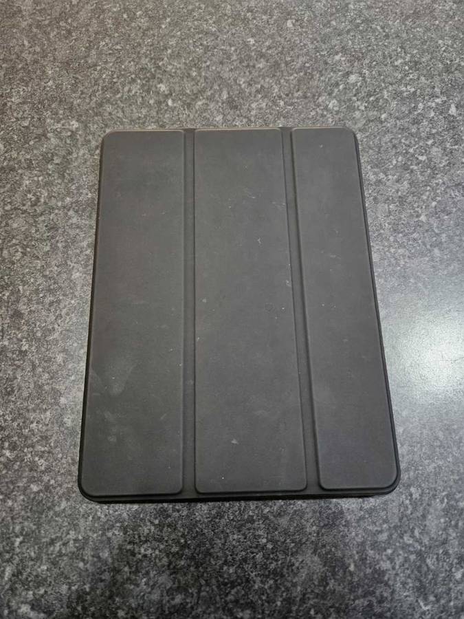 Apple iPad 9Th Gen 64GB WIFI (Like new, + Extras!)