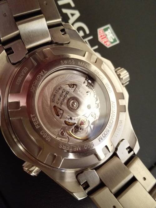 Original TAG Heuer AquaRacer 500m Calibre 5 Automatic - Pristine condition - with box and paperwork