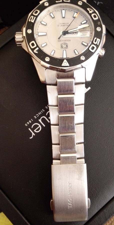 Original TAG Heuer AquaRacer 500m Calibre 5 Automatic - Pristine condition - with box and paperwork