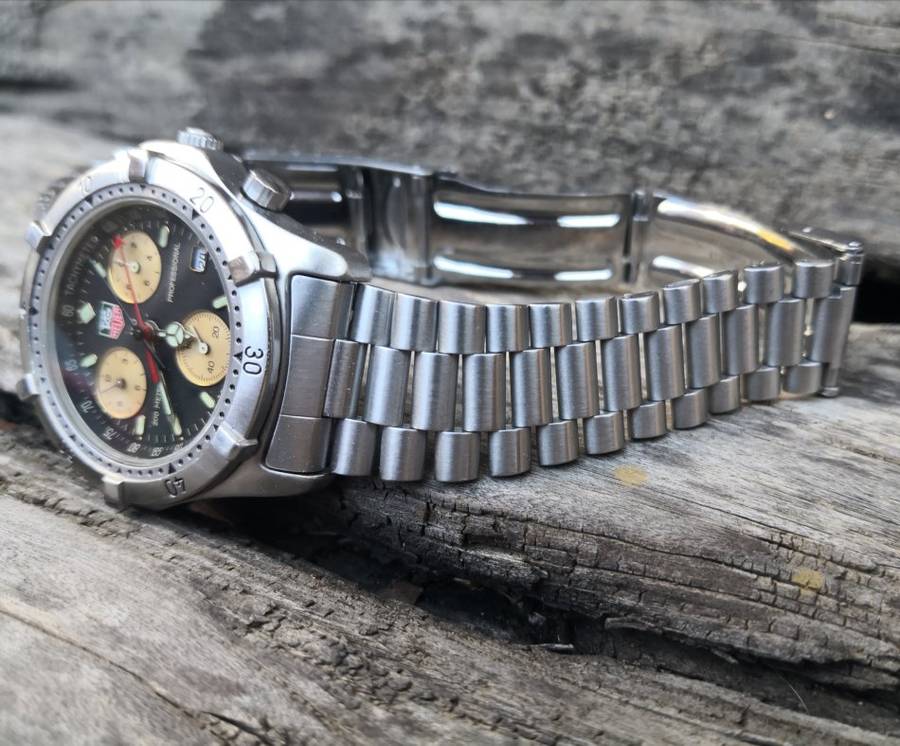 **R1 No Reserve**Tag Heuer 2000 Series Professional Chronograph Quartz 38mm