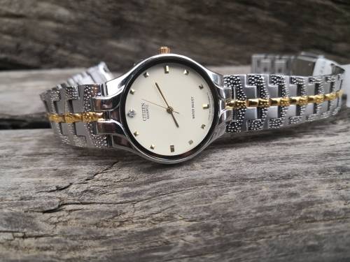 Valentine specials: BRAND NEW CITIZEN Ladies Quartz 36mm with gift box - Bid per an item