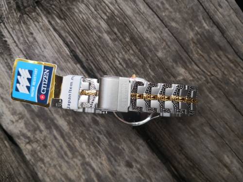 Valentine specials: BRAND NEW CITIZEN Ladies Quartz 36mm with gift box - Bid per an item