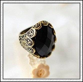 Retro Vintage Black Carved Patterns Big Rhinestone Stone Ring