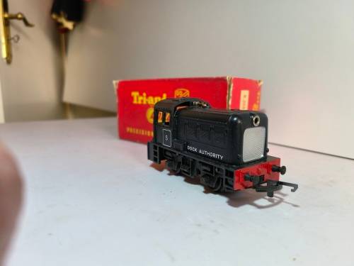 Vintage (Rare) Tri-ang R.253 Diesel Dock Authority Locomotive (Black)