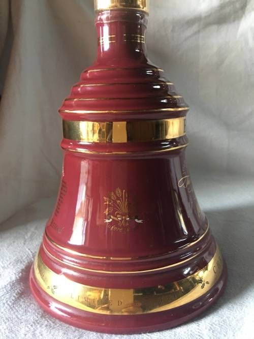 1st Wade Porcelain Bells Whiskey Decanter Christmas 1999 SEALED LIMITED EDITION
