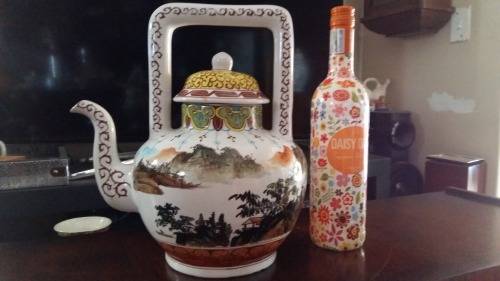 Stunning Large Vintage Oriental Tea Pot signed