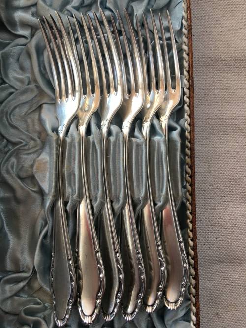 WOW !!!! A BEAUTIFUL BOXED SET OF WELLNER GERMAN SILVER PLATE CUTLERY 1930,s all clearly marked