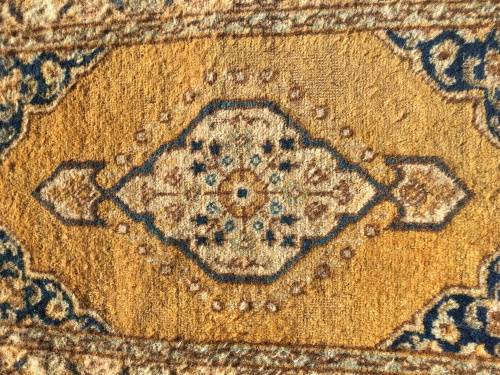 VERY WELL WORN GENUINE WOOL HAND KNOTTED ANTIQUE PERSIAN PRAYER MAT 790 X 530mm