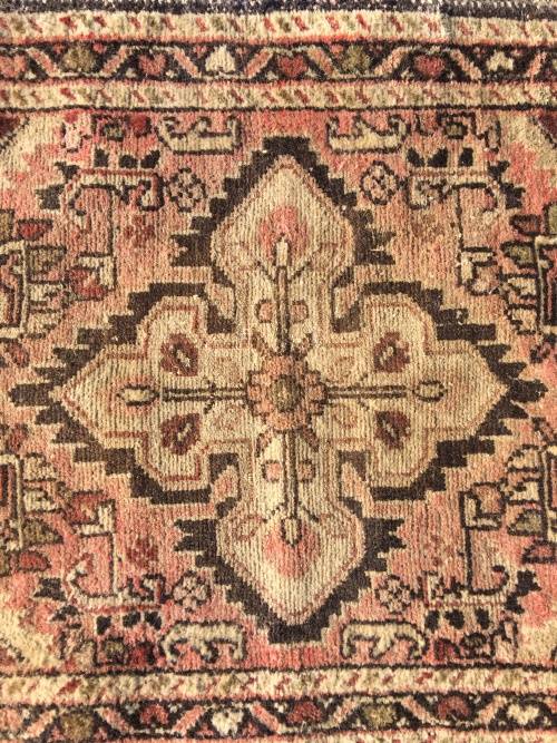 VERY WELL WORN GENUINE WOOL HAND KNOTTED ANTIQUE USHAK  PERSIAN PRAYER MAT 890 X 610mm
