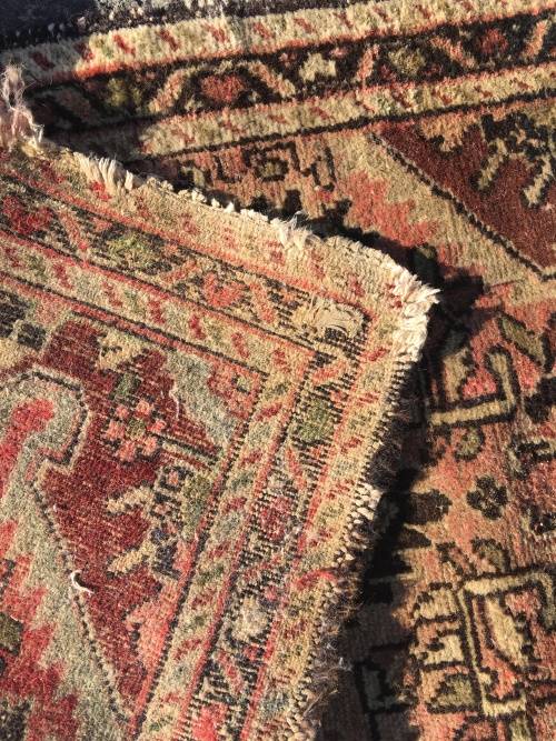 VERY WELL WORN GENUINE WOOL HAND KNOTTED ANTIQUE USHAK  PERSIAN PRAYER MAT 890 X 610mm