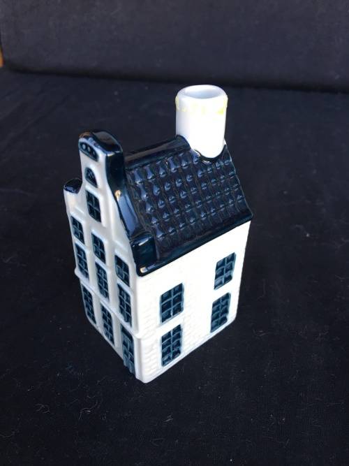 DELFT PORCELAIN KLM HOUSE NUMBERED No 19 empty an unsealed