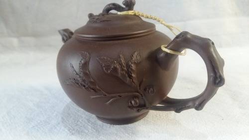 Highly Collectible Yixing Chinese vintage clay Tea Pot. 250ml. With detailed Tea Plant Pattern.