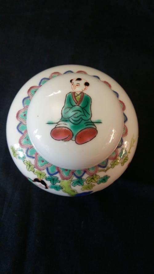 An absolute Beautiful Vintage Chinese Porcelain Ginger Jar with lid and original Cork. Stamped