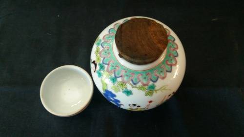 An absolute Beautiful Vintage Chinese Porcelain Ginger Jar with lid and original Cork. Stamped