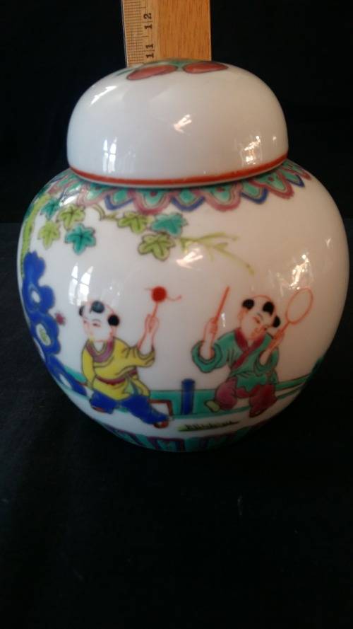 An absolute Beautiful Vintage Chinese Porcelain Ginger Jar with lid and original Cork. Stamped