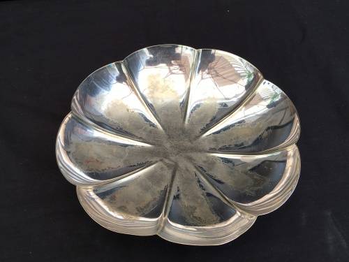 WOW !!! ABSOLUTELY  FANTASTIC SILVER PLATED SCALLOPED TABLE CENTRE PIECE