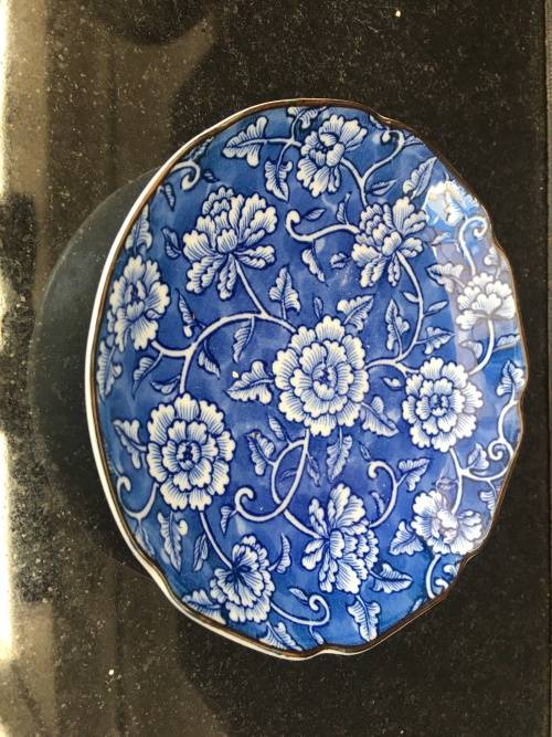 Beautiful Vintage Japanese porcelain Blue and White Arita Plate, signed Juzan-Gama